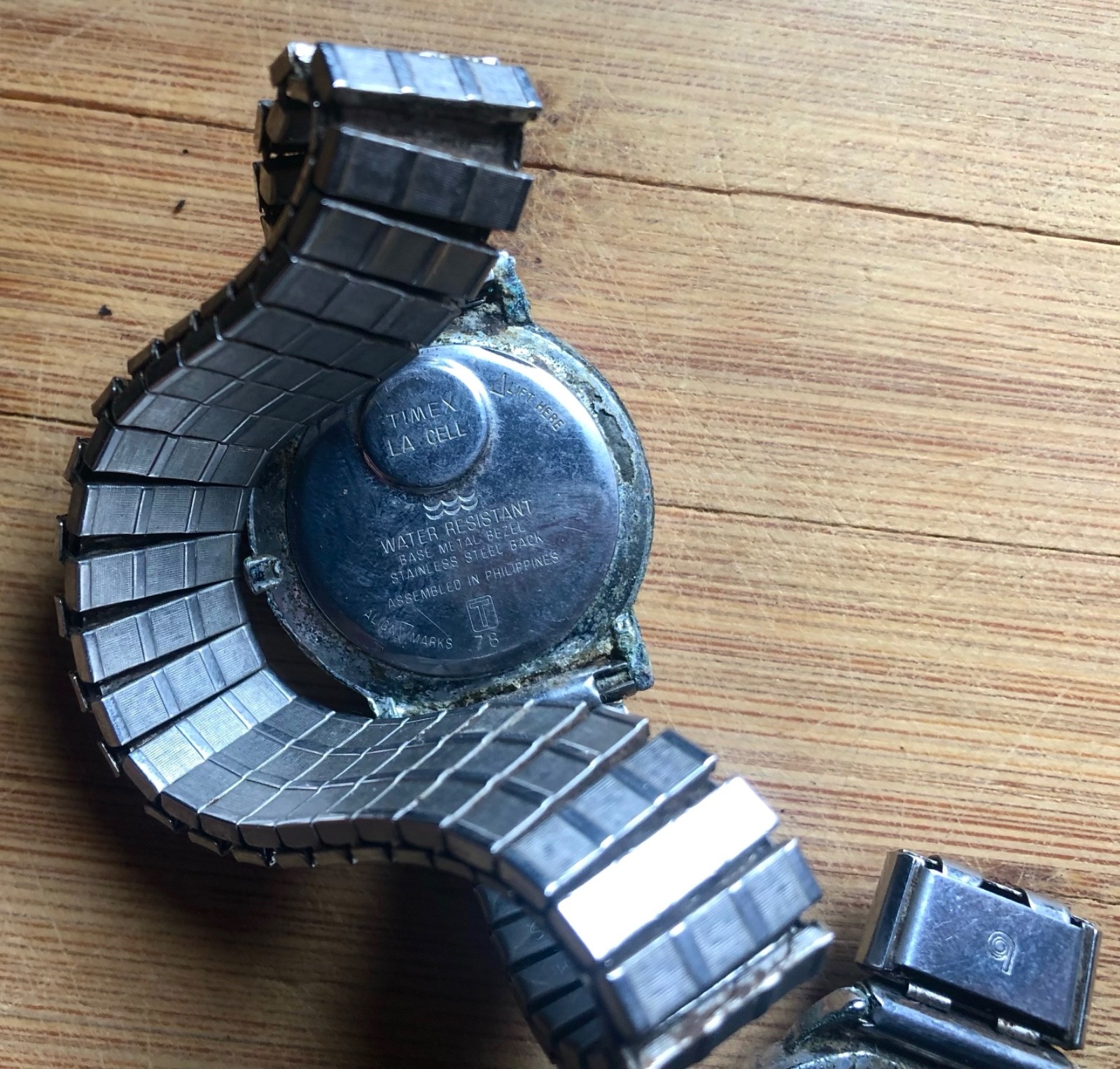 FOR PARTS ONLY 2 Non Working TIMEX Wristwatches CALENDAR Nice Speidel band