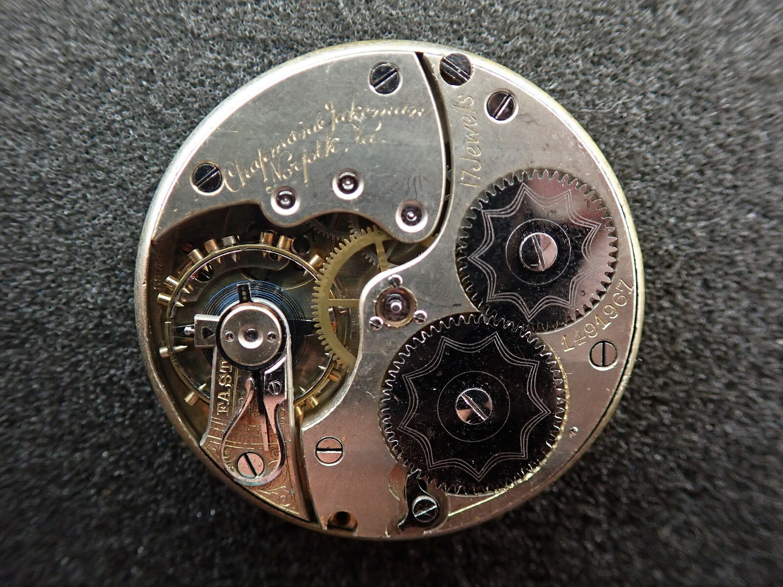 VINTAGE 39.7MM SWISS PRIVATE LABEL POCKET WATCH MOVEMENT – KEEPING TIME