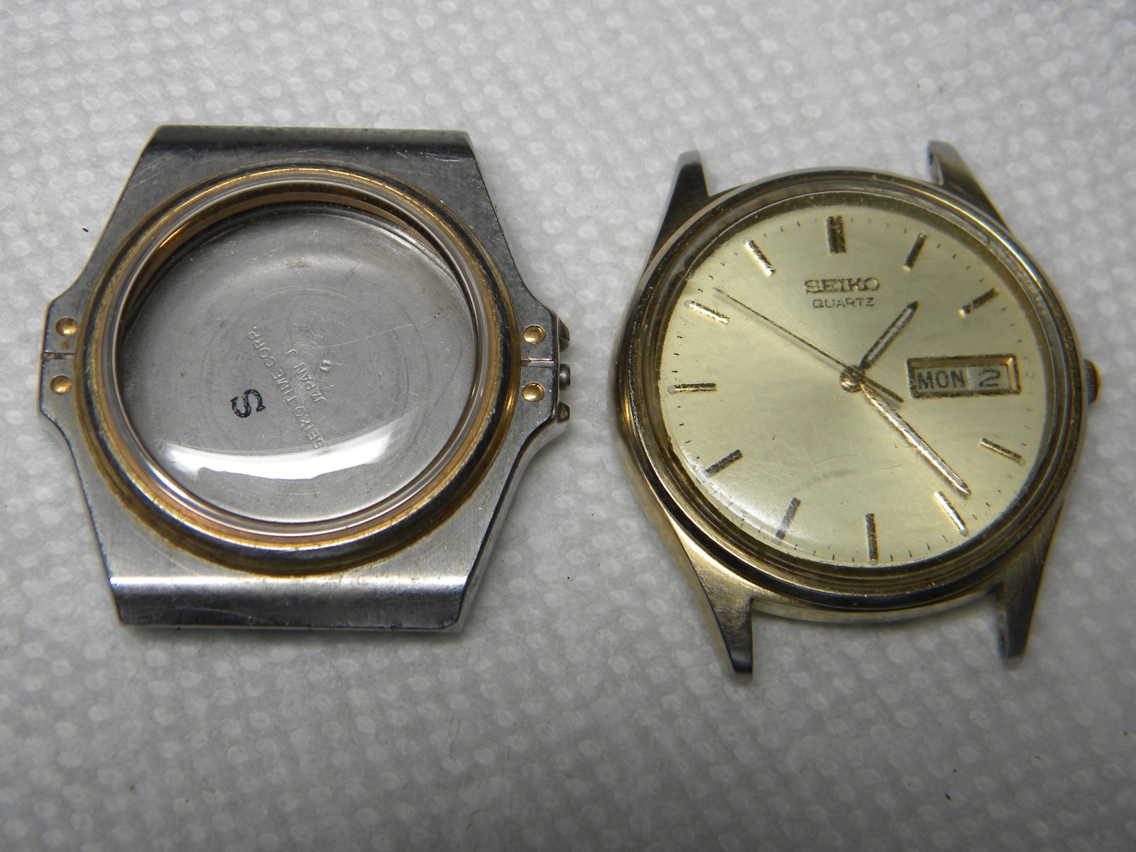 Seiko Case Quartz 8123-6009 & Seiko Quartz Wrist Watch 7N43-8A39 NoRun Parts