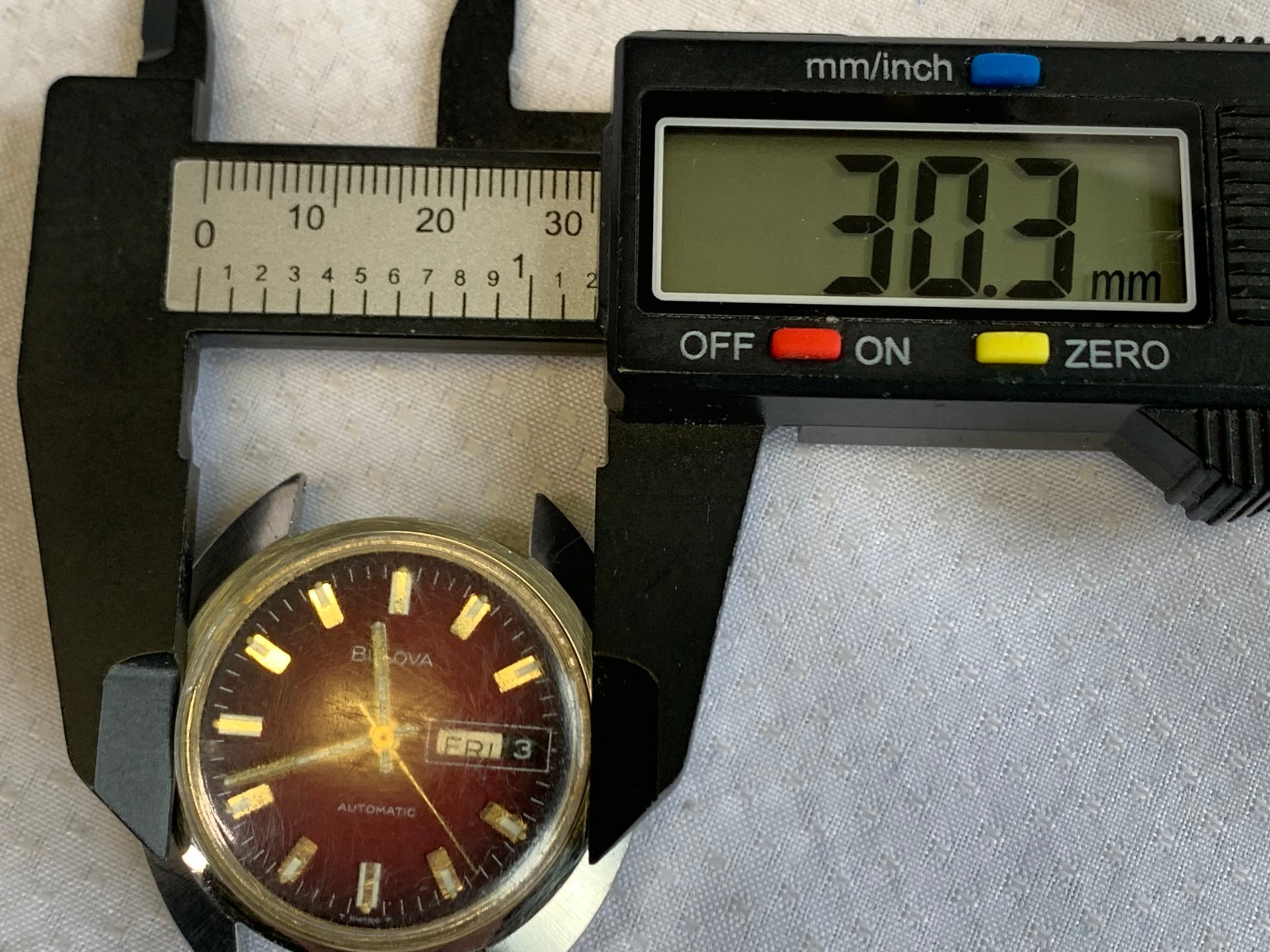 Vtg Bulova Mens Automatic Watch Face Red Dial Day Date Calendar *RUNNING*