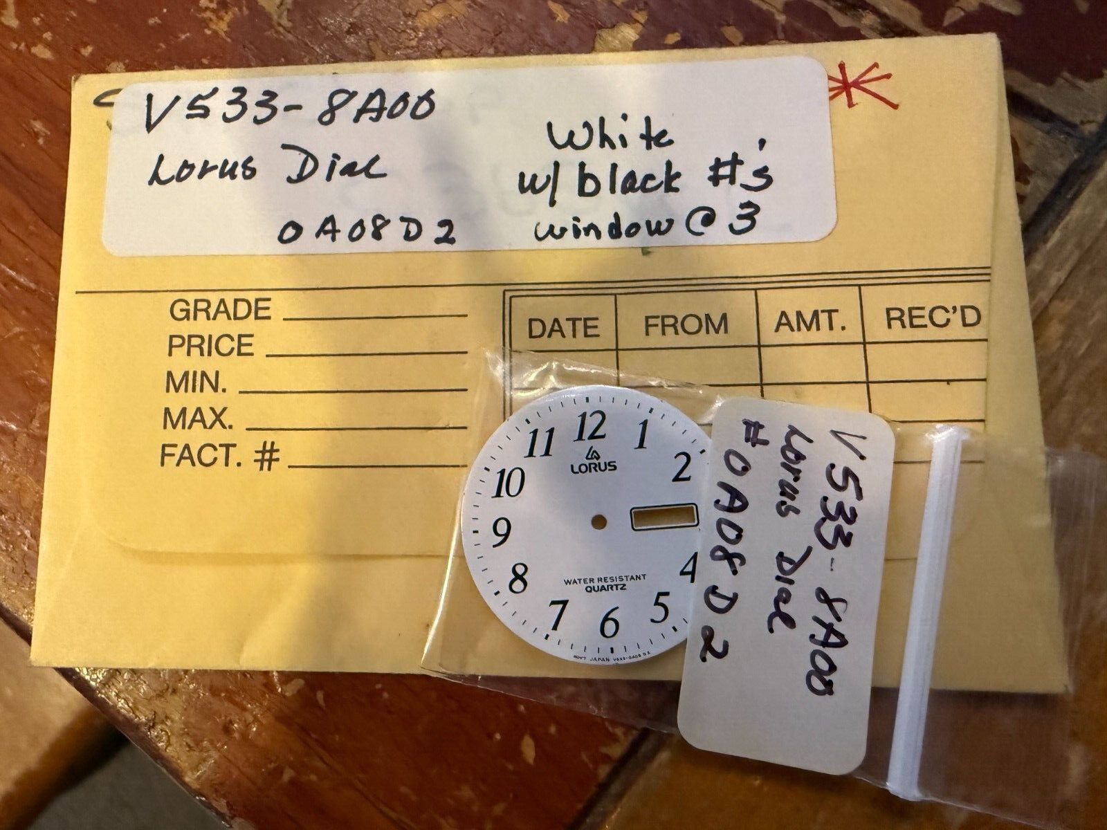 NEW VTG 1980’s Men’s Lorus Watch Dial White w/ Black Markers Window # V533-8A00