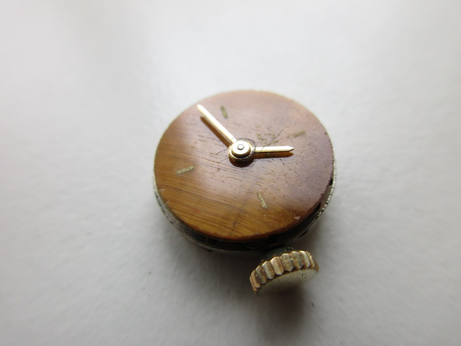 ETA cal. 2442 Swiss watch movement Eye of Tiger dial – running
