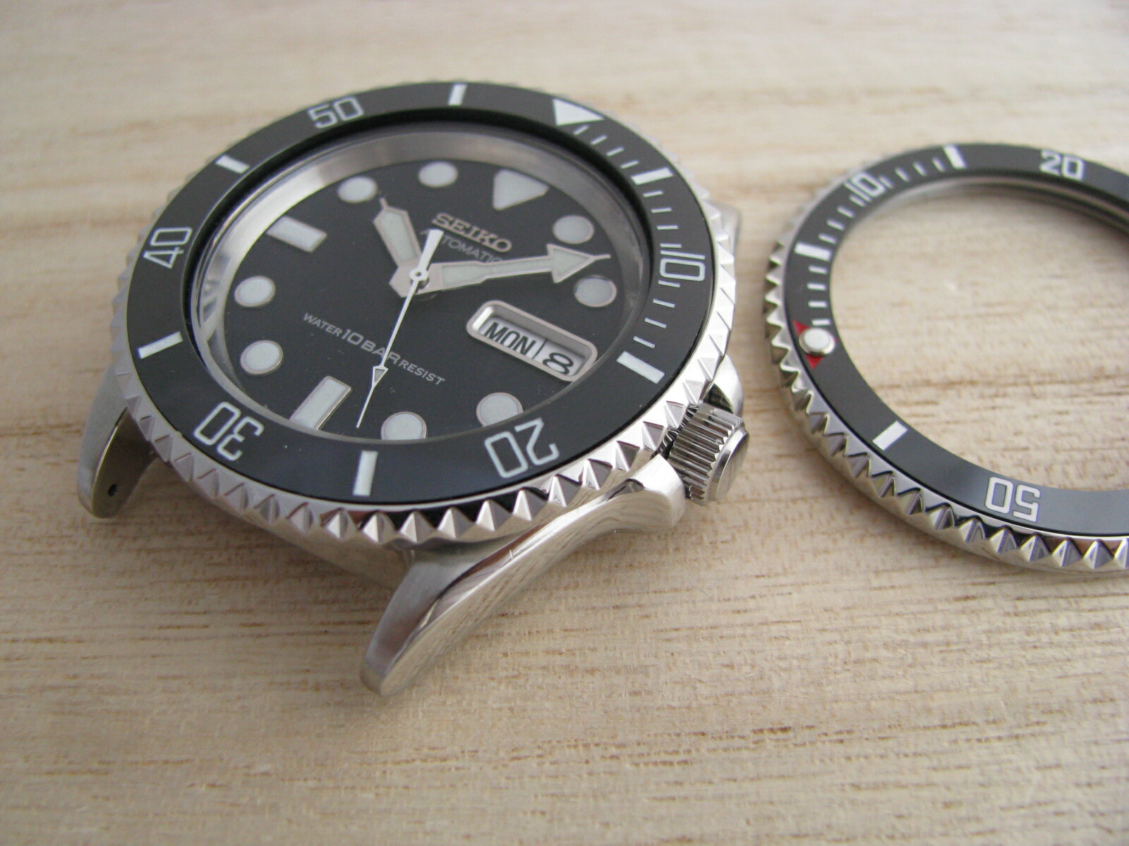 NEW STAINLESS ROTATING BEZEL SUBSTYLE LARGE DIVERS 10BAR SKX031-033 (7S26-0040)