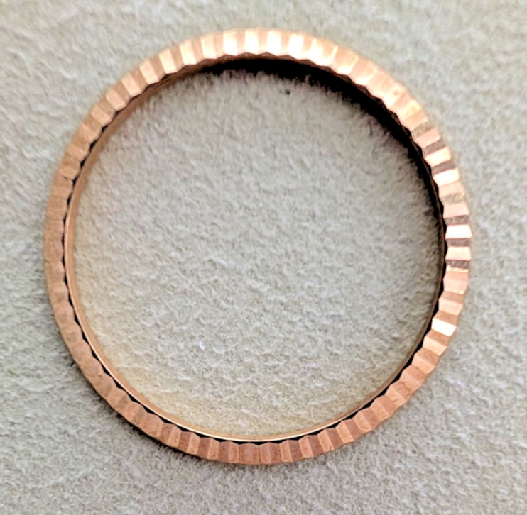 ROLEX FACTORY 18K FLUTED BEZEL FOR LADIES 26MM MODELS 69173,69178, 79173,79178.