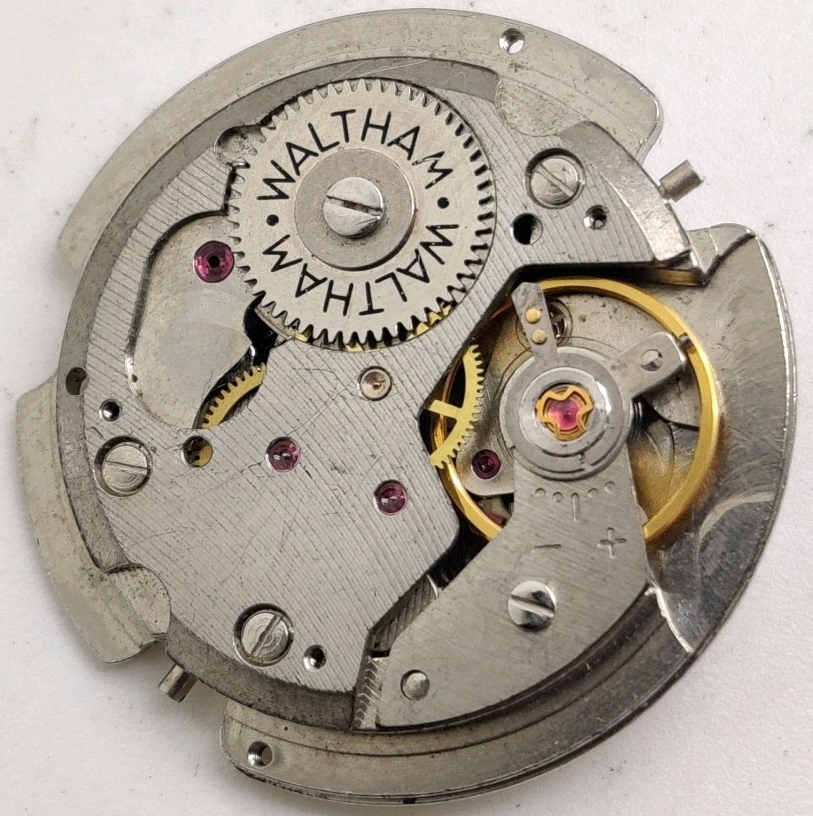 Vintage Waltham UTC 33 High Grade 17 jewel watch movement runs For Repair