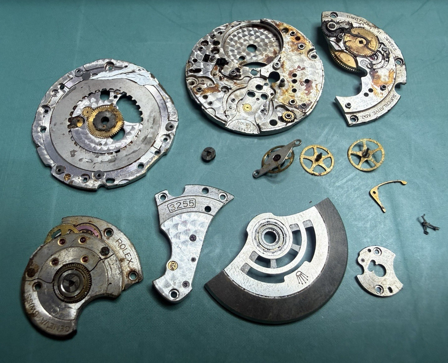 Genuine Rolex Incomplete Movement Non Working Damaged 3255