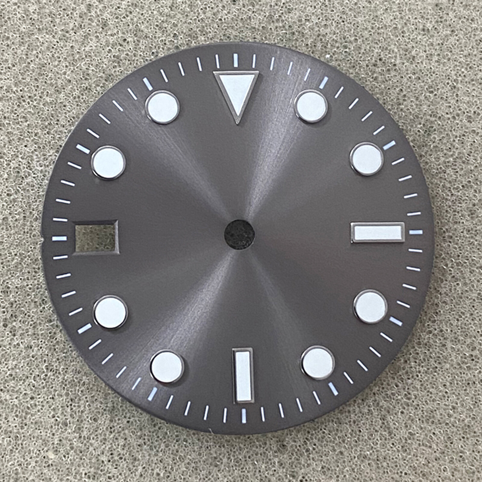 28.5mm Watch Dial 9 o’clock Calendar Dial Green Luminous for NH35 Movement
