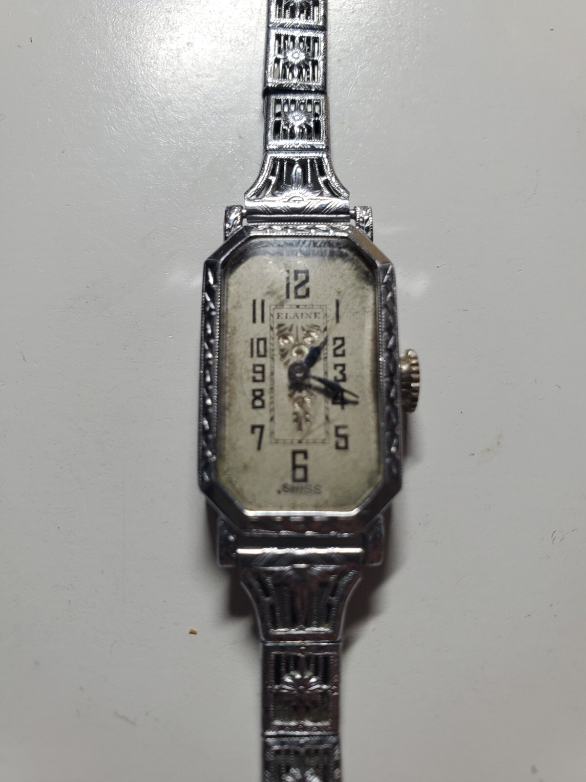 Elaine watch co Swiss 6 jewels in 14K 1/30 gold Shell case – running #1828
