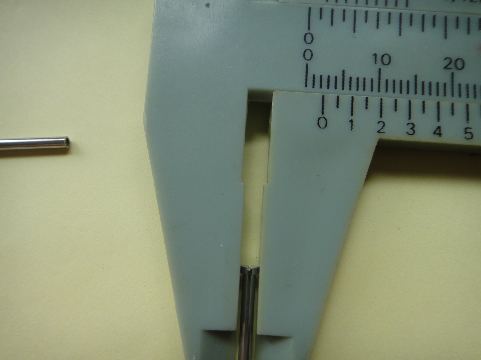 Pair ORIS screws bar pin tube 7653 Aquis Date Ø 43mm band strap bracelet 42631