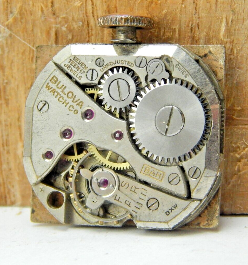 Vintage 1943 Bulova 8AH 17 jewel wrist watch movement with dial, stem and crown