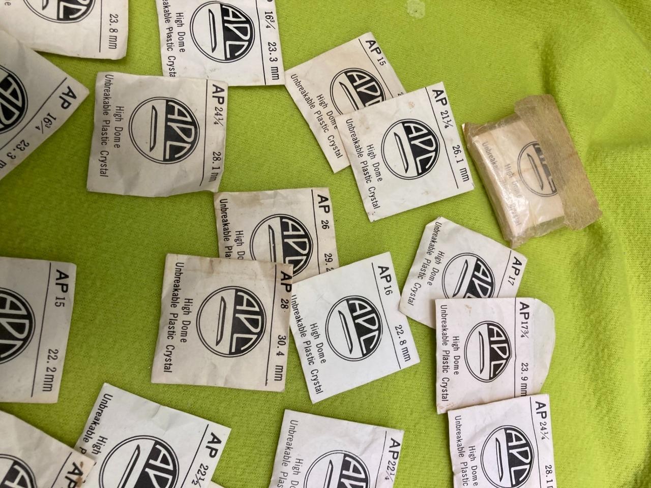 LG Lot 65 Pcs NOS APC Genuine Plastic High Round Watch Crystals Over 25 Sizes
