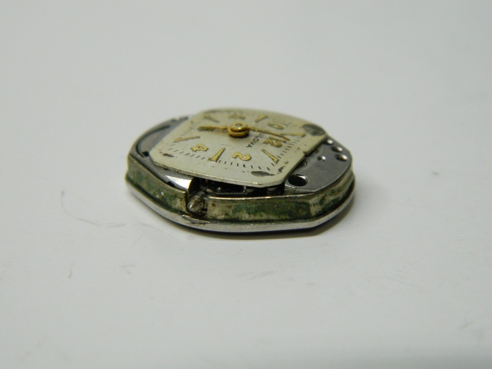 Vintage BULOVA 21 Jewels wind-up watch movement for parts or repair