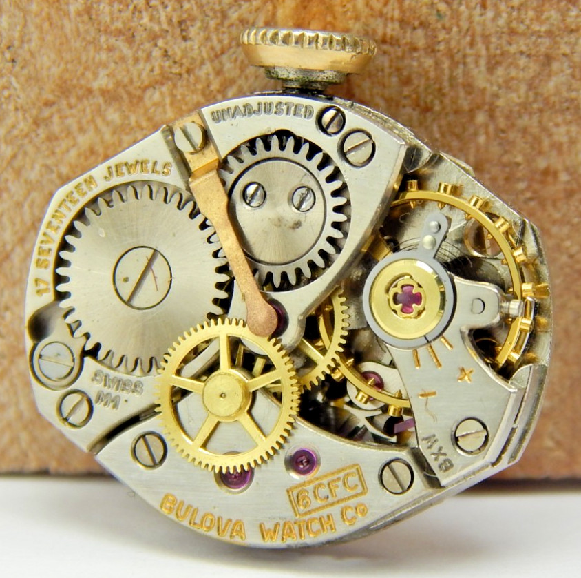 Vintage 1961 Bulova 6CFC 17 jewel ladies wrist watch movement with dial & hands
