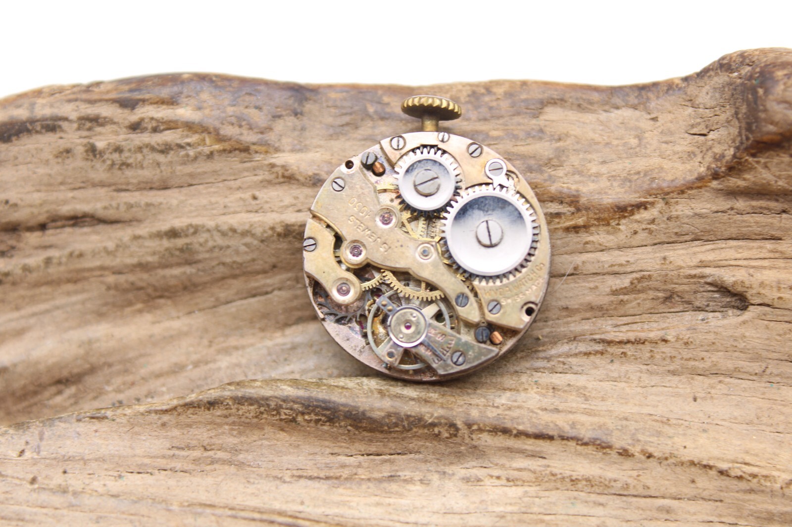 WYDA SWISS WATCH MOVEMENT 15j 23.4mm FOR REPAIR (KF)