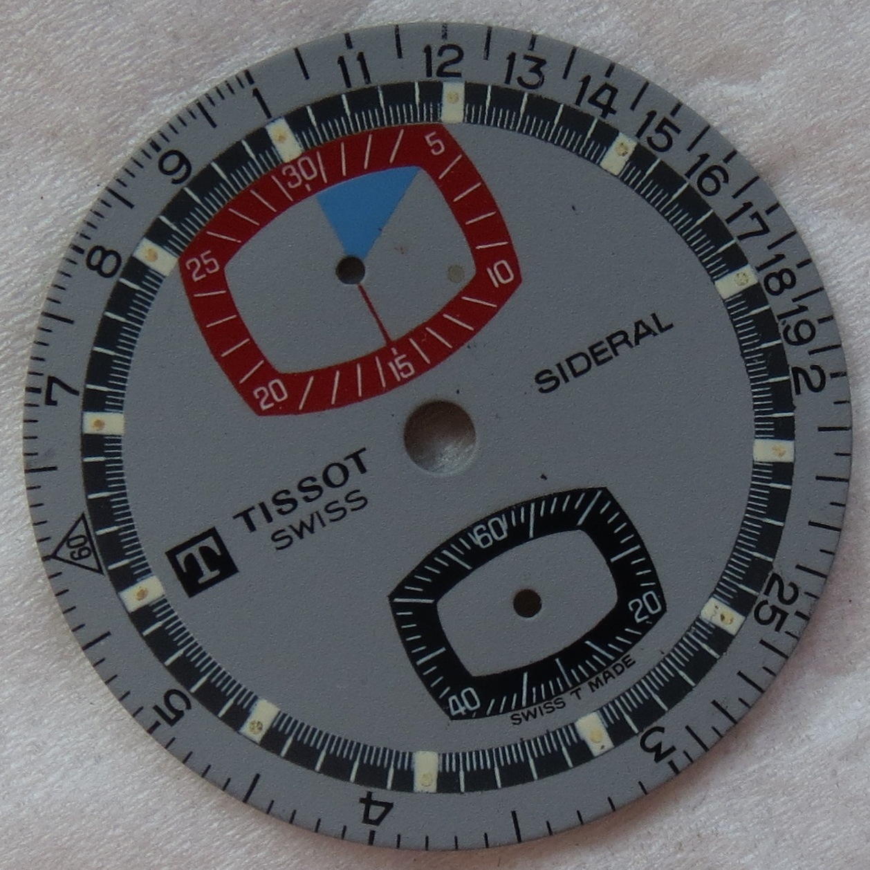 Tissot Sideral Chronograph mens wristwatch Dial 29,5 mm. in diameter N.O.S.