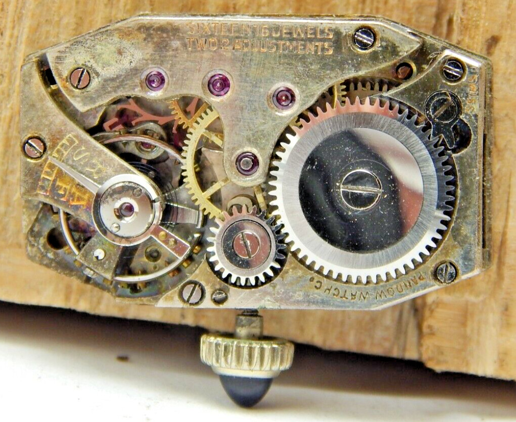 Vintage Pandow 16 jewel 2 adjustment art deco wrist watch movement with dial