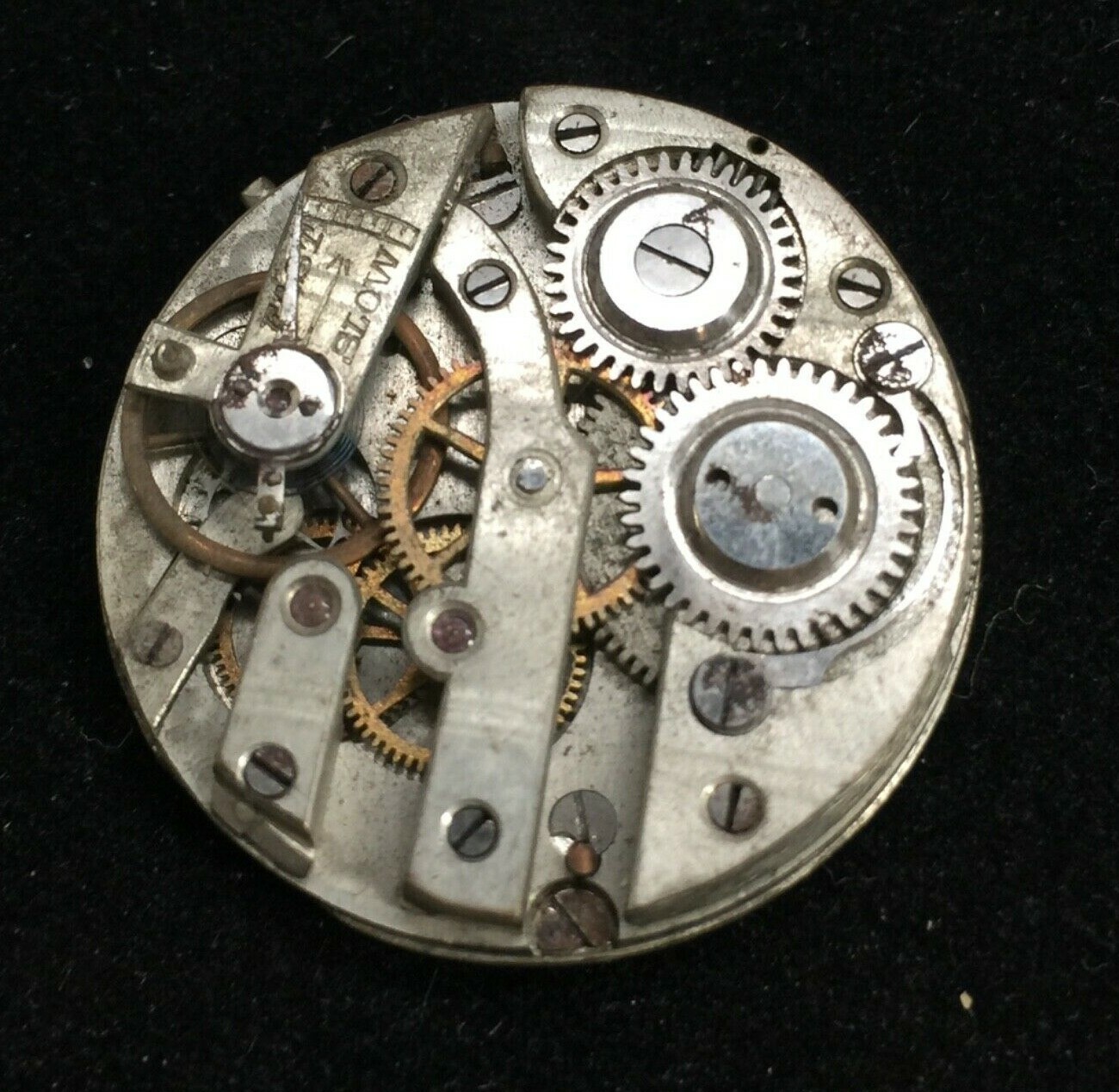 Vintage Watch Movement Porcelain Roman Dial Balance Oscillates Repair Size 3/0