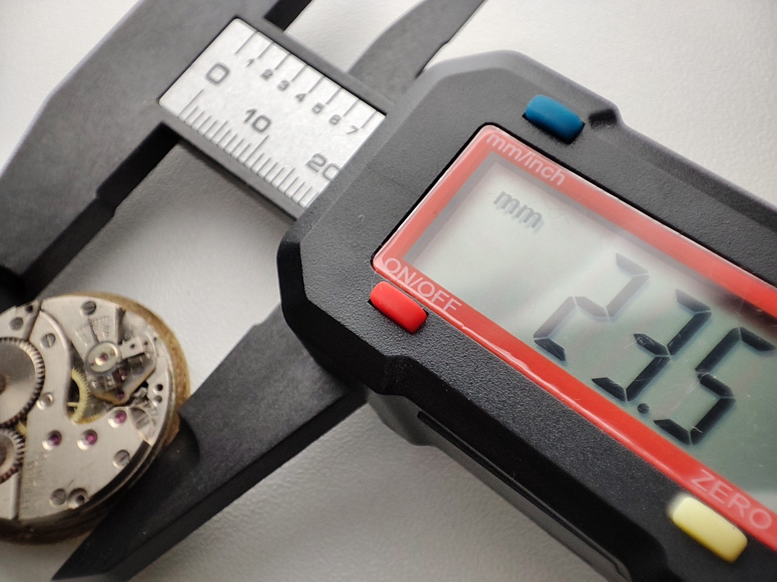 Arogno 151 Watch movement praises 23.5 mm – for parts and spares