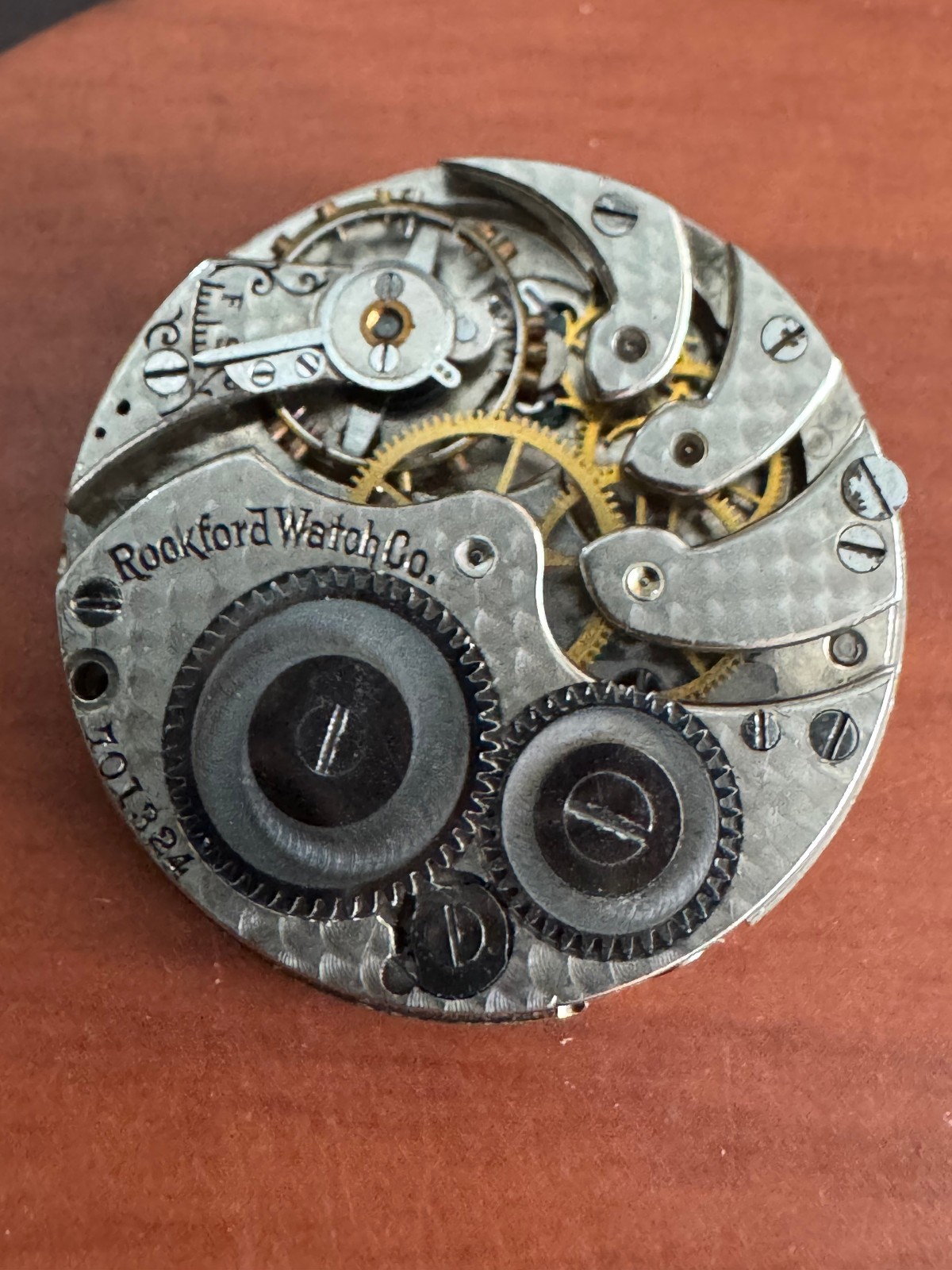 VINTAGE 0 SIZE ROCKFORD POCKET WATCH MOVEMENT GR. 180 RUNS HANDS DO NOT MOVE