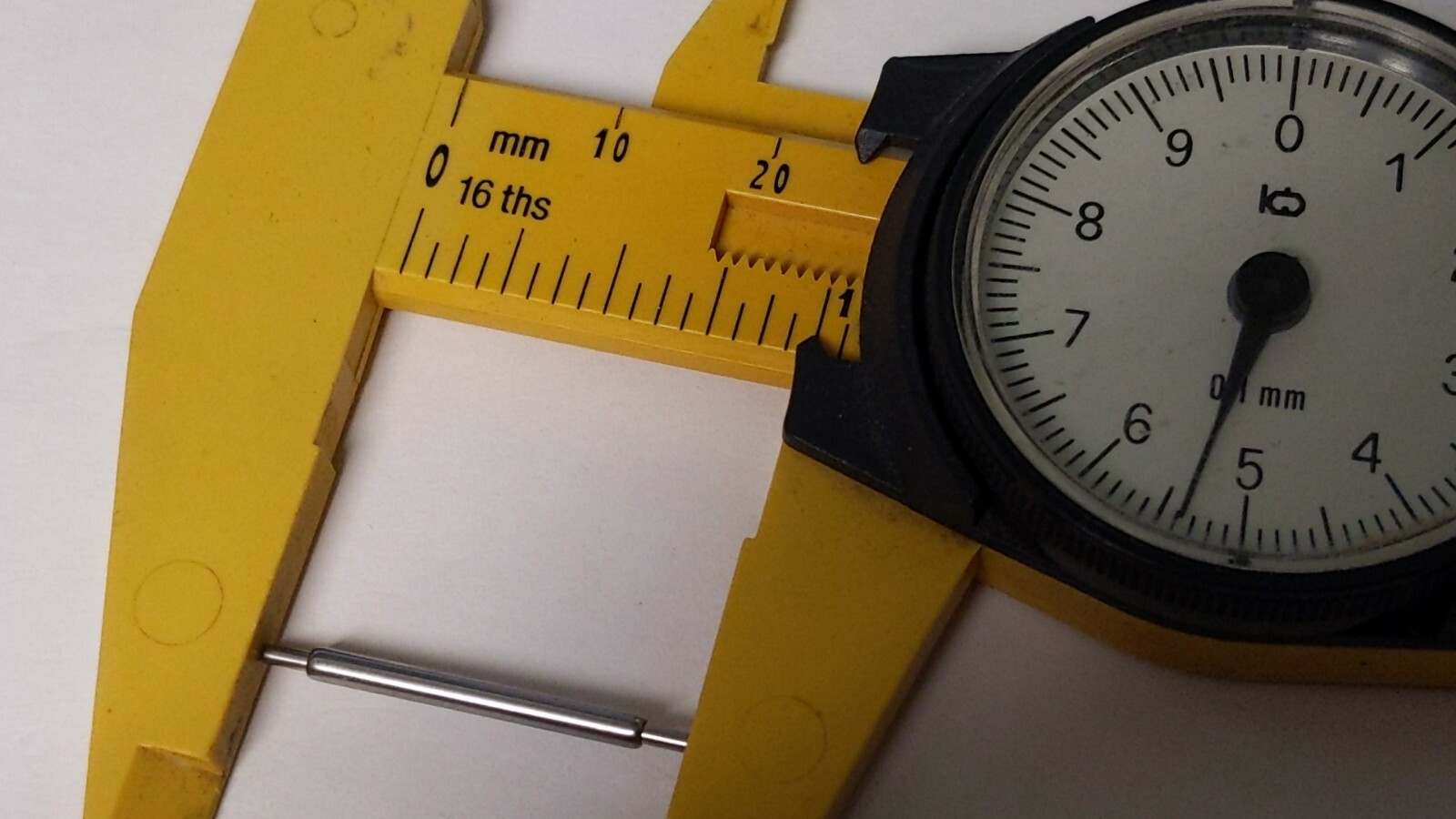 Genuine Rolex GMT Spring Bar 23-12200 “old style” width: 2mm, length: 25.7mm, le
