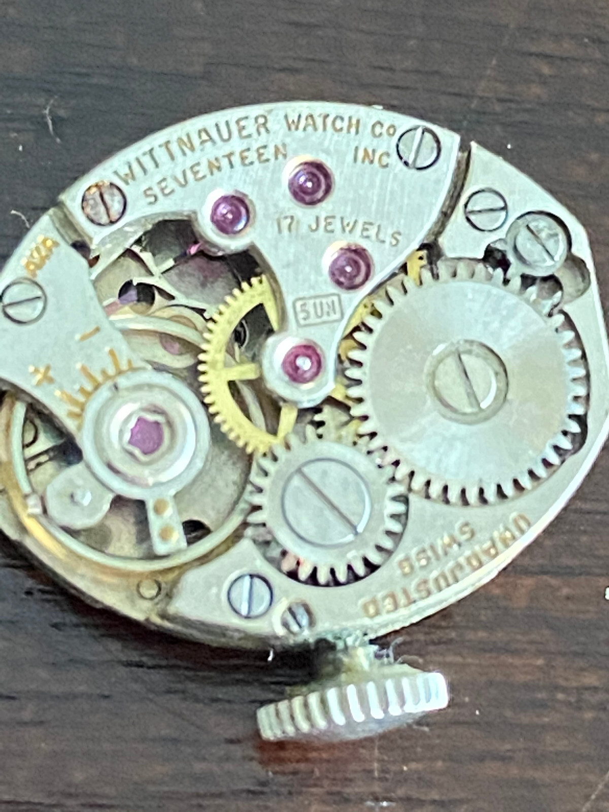 VINTAGE LADIES WITTNAUER WRIST WATCH MOVEMENT, CAL. 5UN, KEEPING TIME, 17 JEWEL