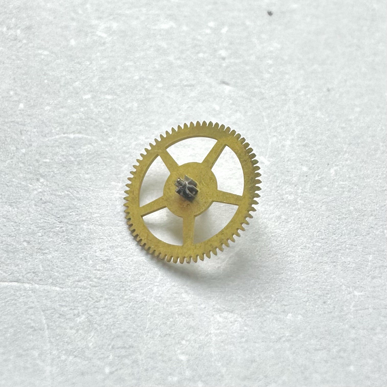 241 840 NOS FOURTH WHEEL SWEEP SECOND WHEEL FOR VINTAGE SEIKO 8346