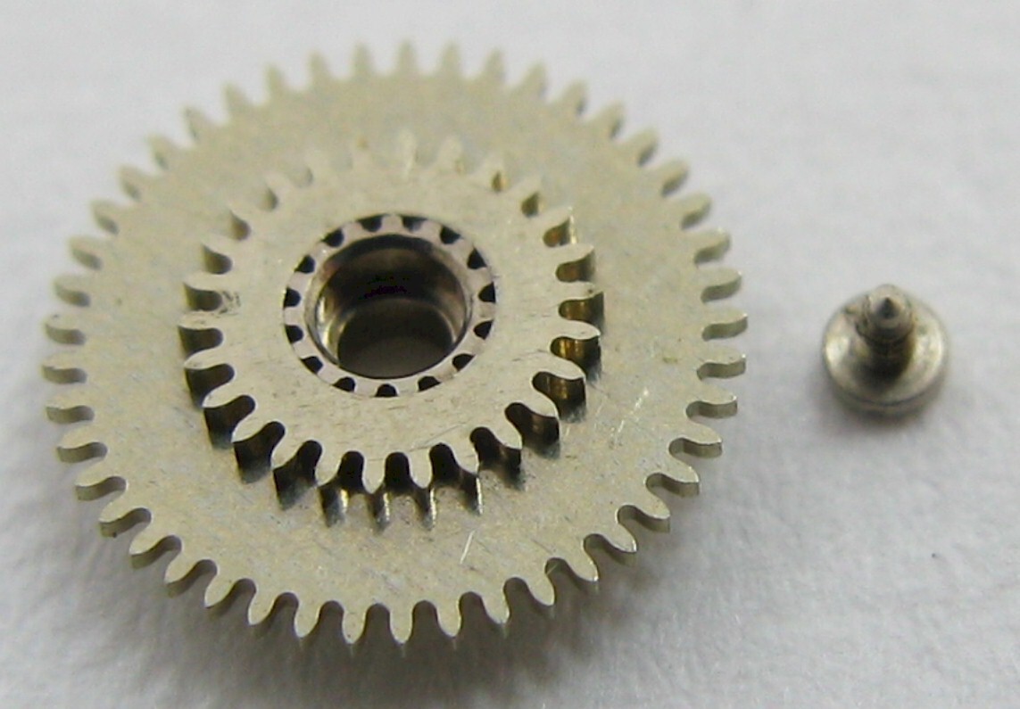 Enicar 1147 watch part: intermediate driving wheel