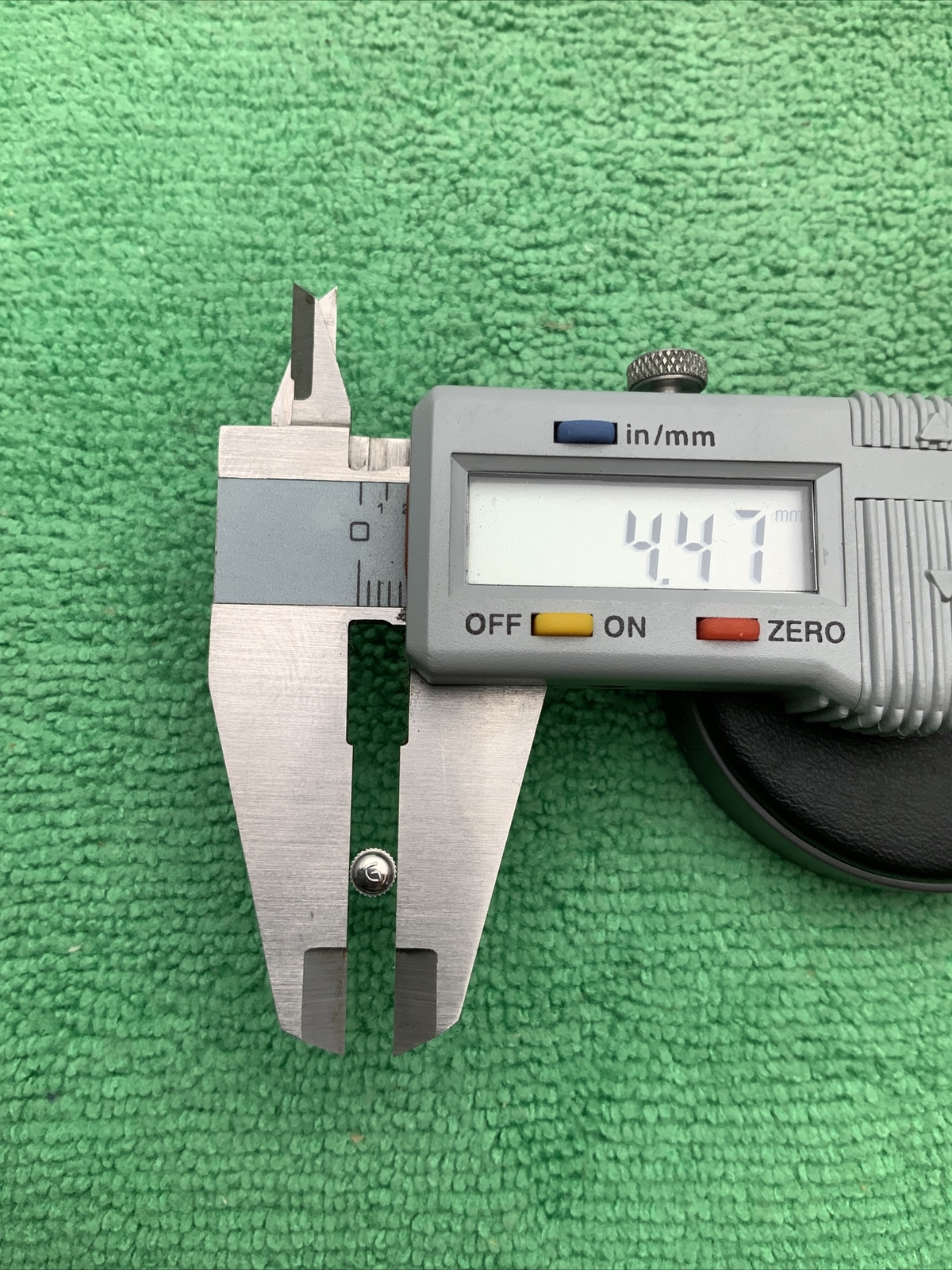 Gruen 4.5mm Crown Waterproof Winding Crown With Stem, G logo