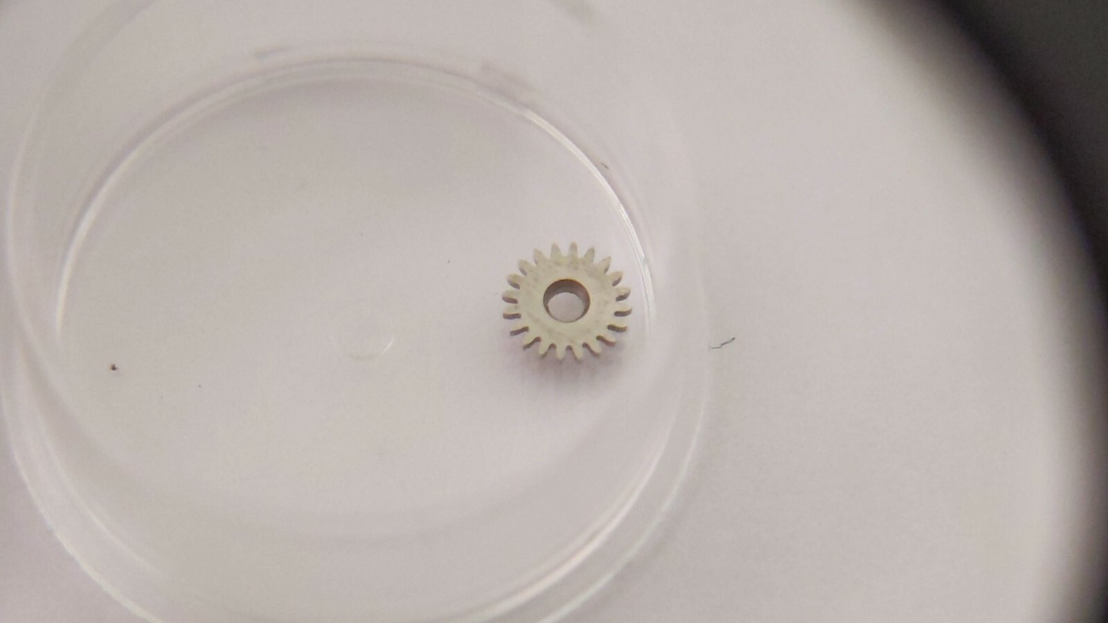 Lecoultre K866 410 WINDING PINION great condition, pre-owned for watch repair