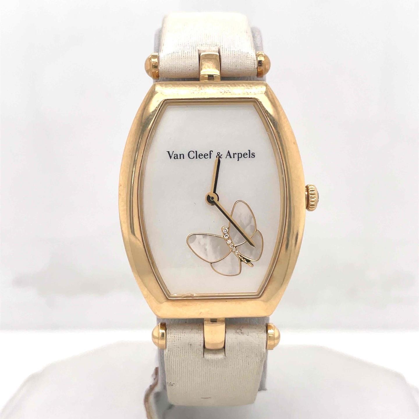 Van Cleef & Arpels Ladies Quartz 26mm 18k Yellow Gold MOP & Diamond Dial HH13180