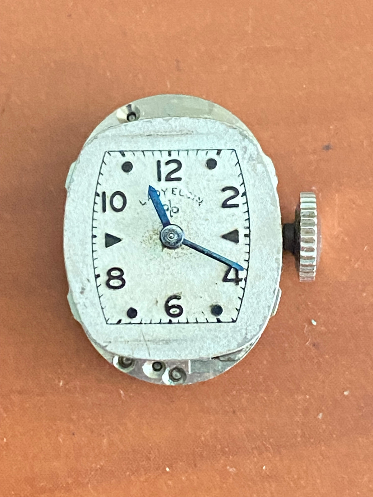 VINTAGE LADIES ELGIN WRIST WATCH MOVEMENT, CAL. 650, KEEPING TIME, 19 JEWEL
