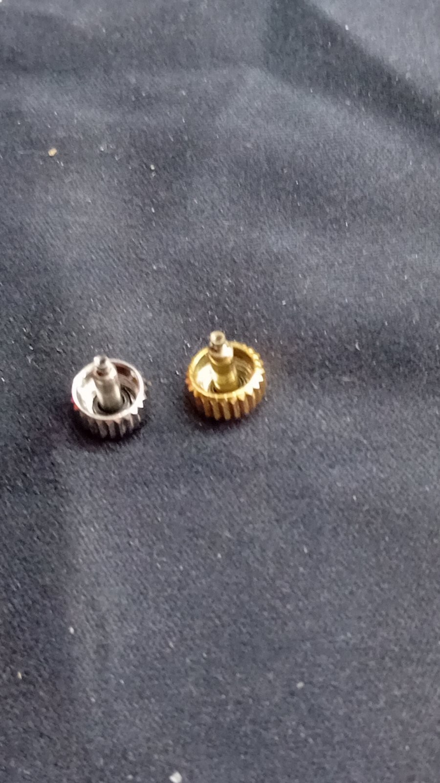 SET OF 2 7.2mm ROLEX 0.90 CROWNS _3900 121