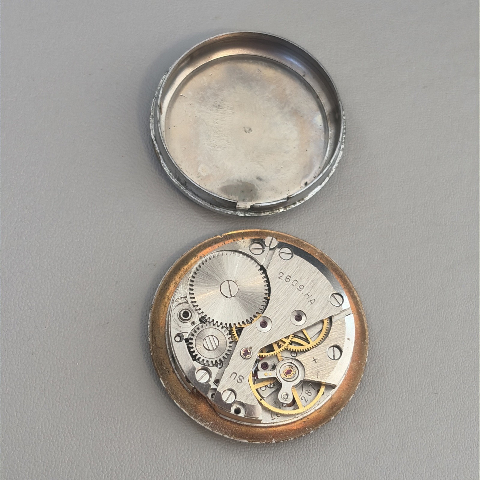 Vintage Raketa 2609.HA USSR -watch movement for parts Sekonda Watch face front