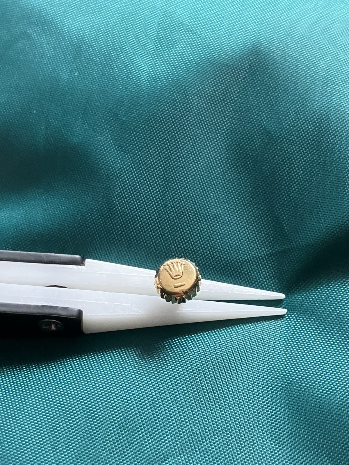 Genuine Rolex 18K Yellow Gold 6mm Crown for 36/41 Datejust etc..Preowned
