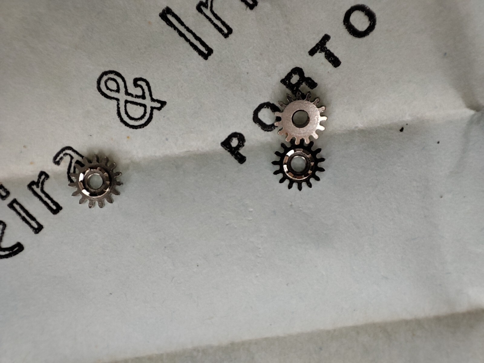 mix watch parts 132, 2768, ut 6310, as1203, catting 66, st 69, 25 others (rust)
