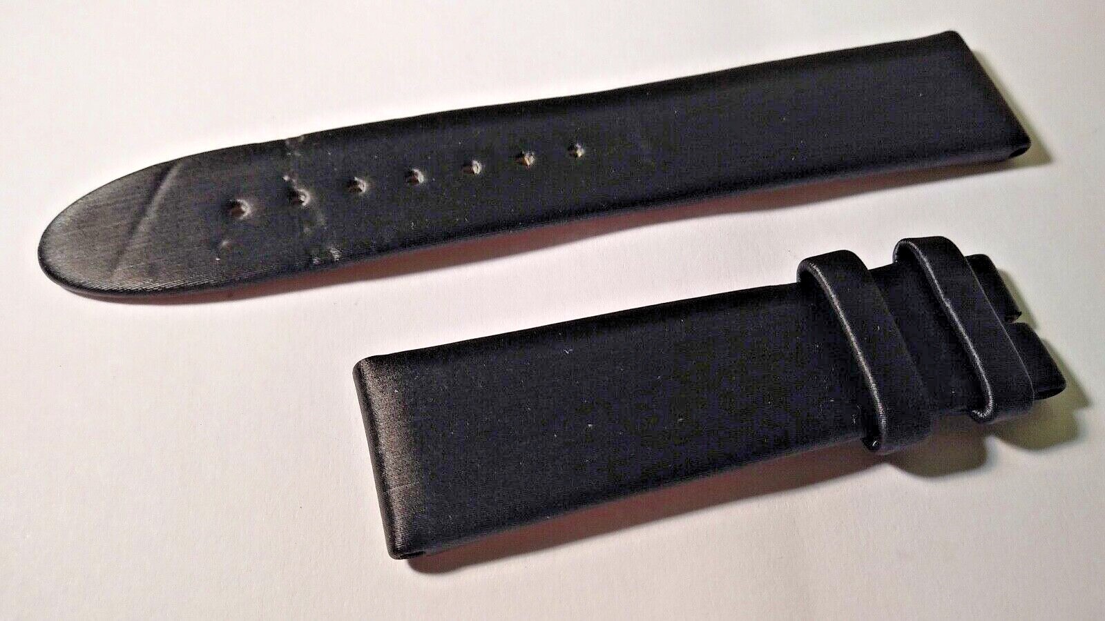 Montblanc Black Satin BAND 19mm at the watch, 17mm at the clasp, slight damage/i