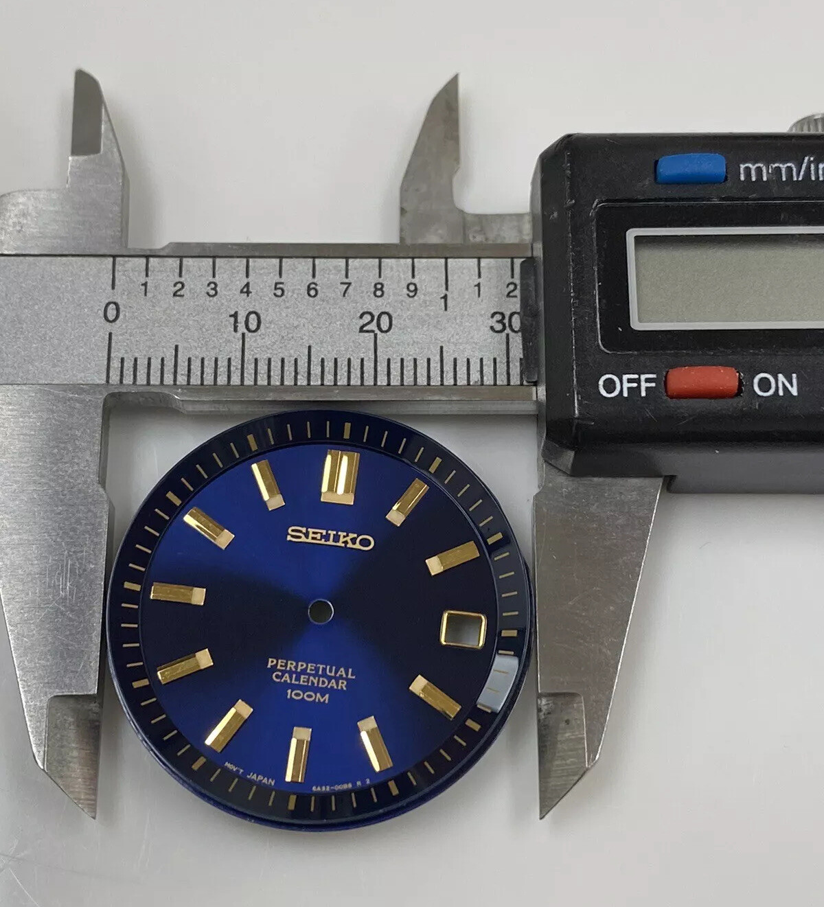 Original NOS Seiko Perpetual Calendar 6A32-00B8 Navy Blue/Gold Stick 30.5mm Dial