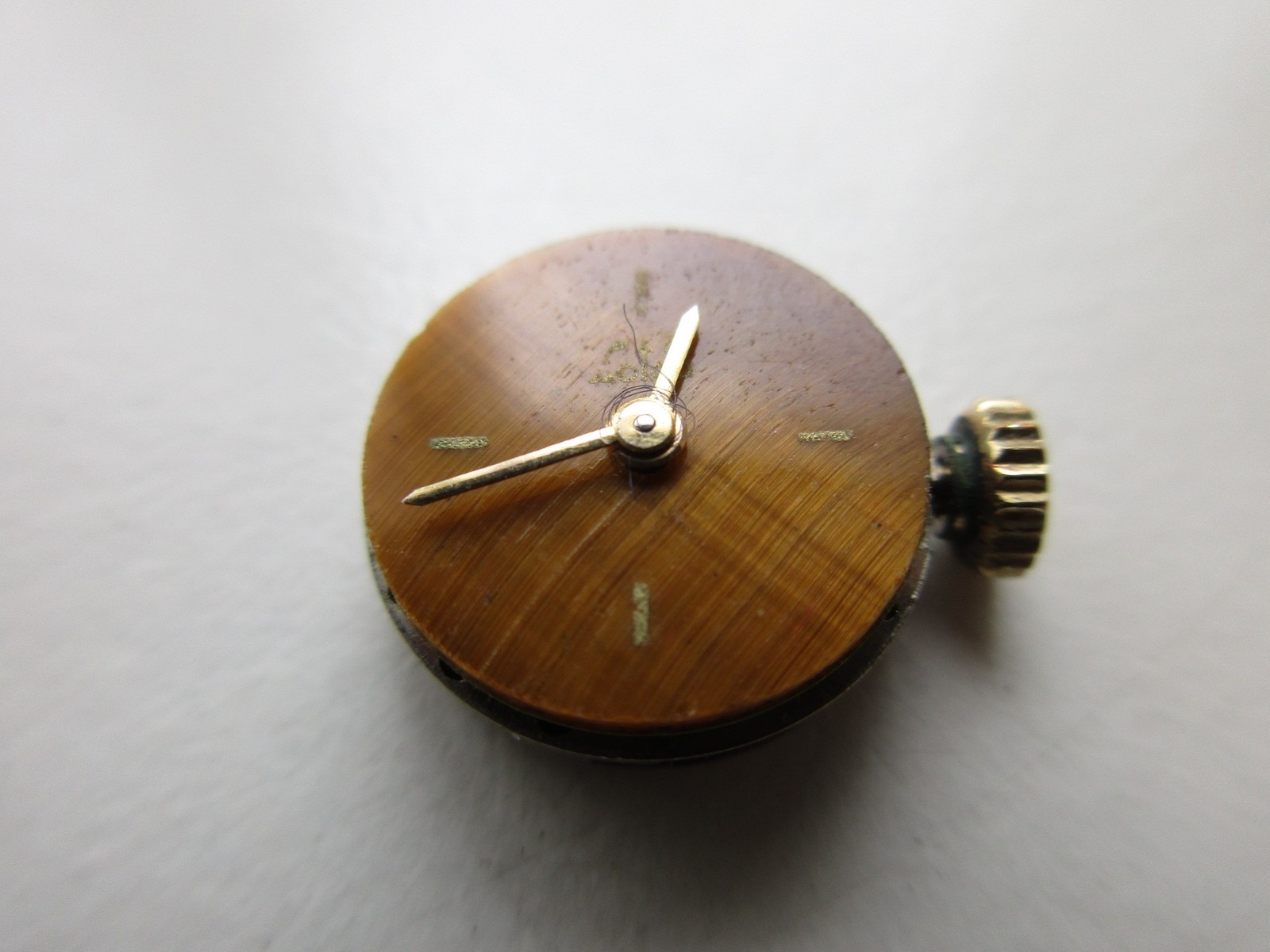 ETA cal. 2442 Swiss watch movement Eye of Tiger dial – running