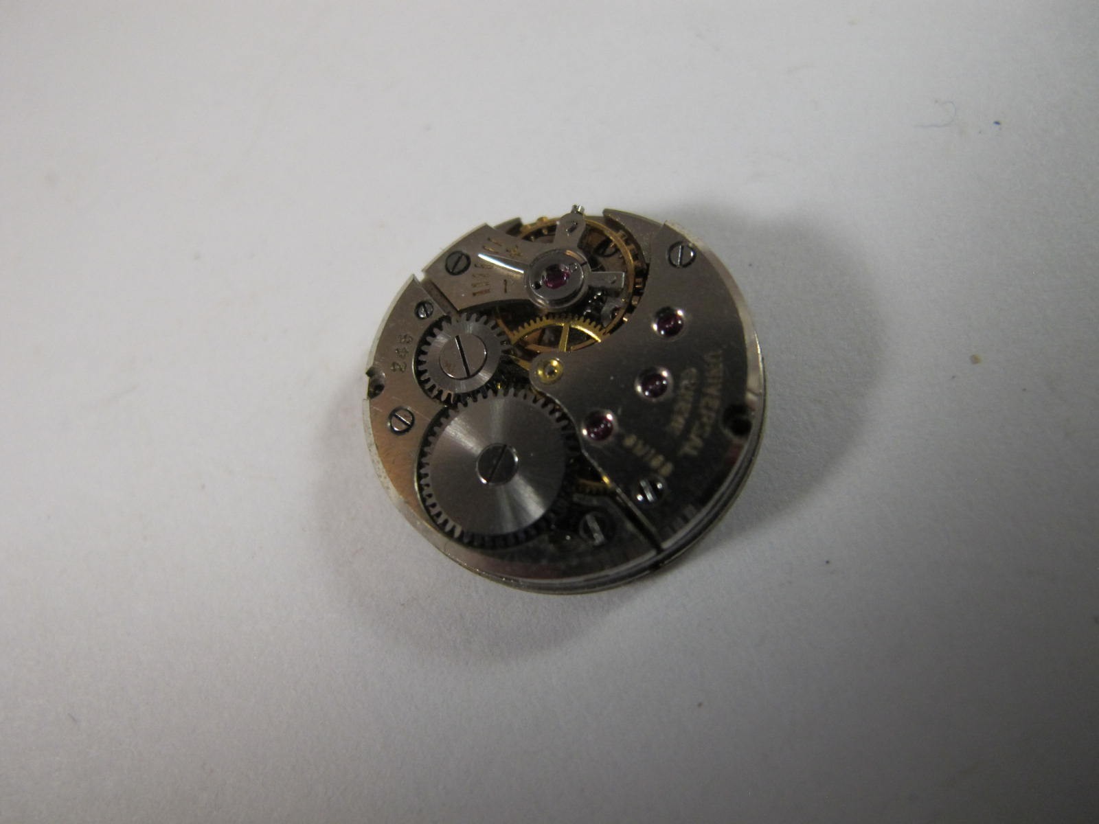 UNIVERSAL GENEVE CALIBER 245 WATCH MOVEMENT