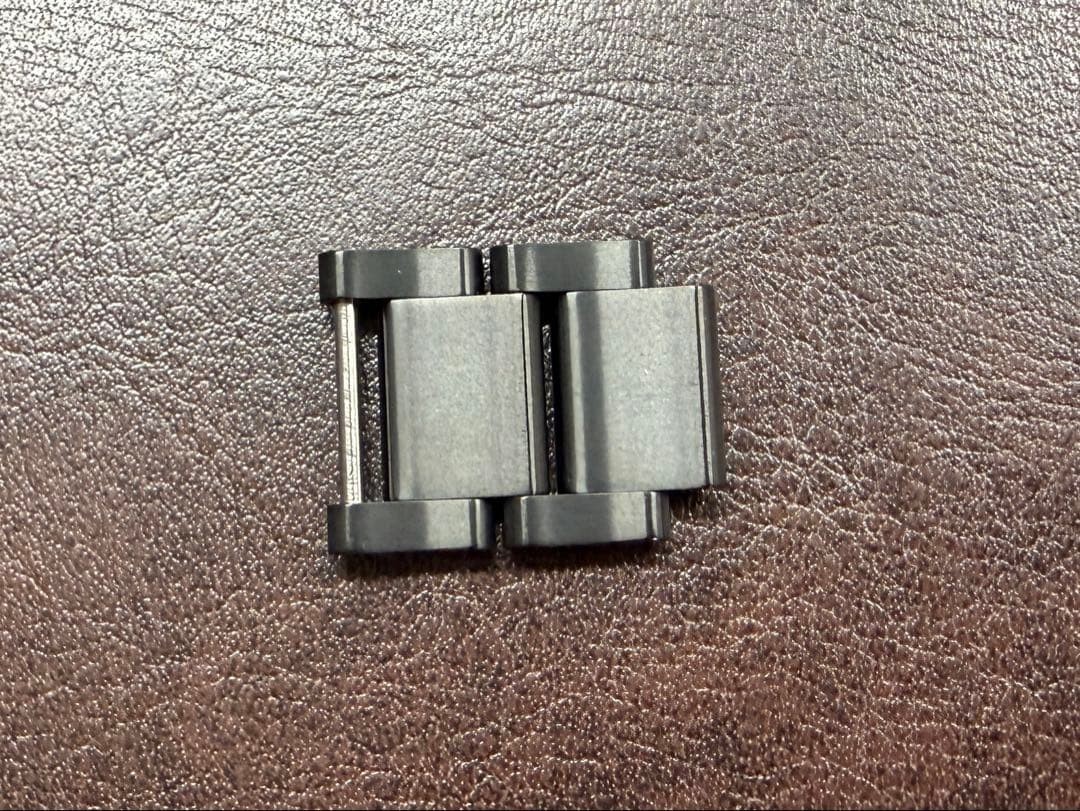 Tudor Heritage Black Bay Dark 79230DK Original 2 Links, 18mm width