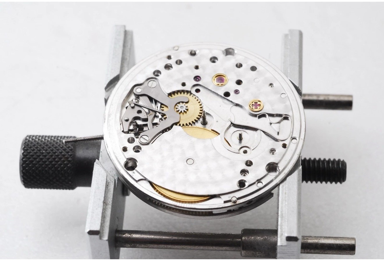 ROLEX 1570 MOVEMENT SERVICED. SEE PICTURES. For 1680,5512,5513,1016