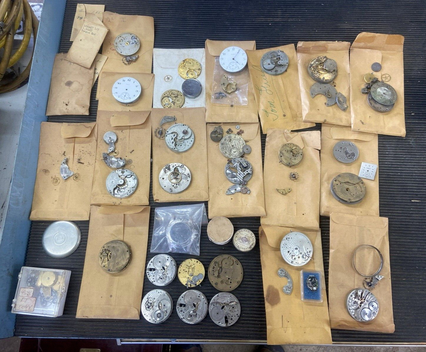 POCKET WATCH MOVEMENTS & PARTS LOT