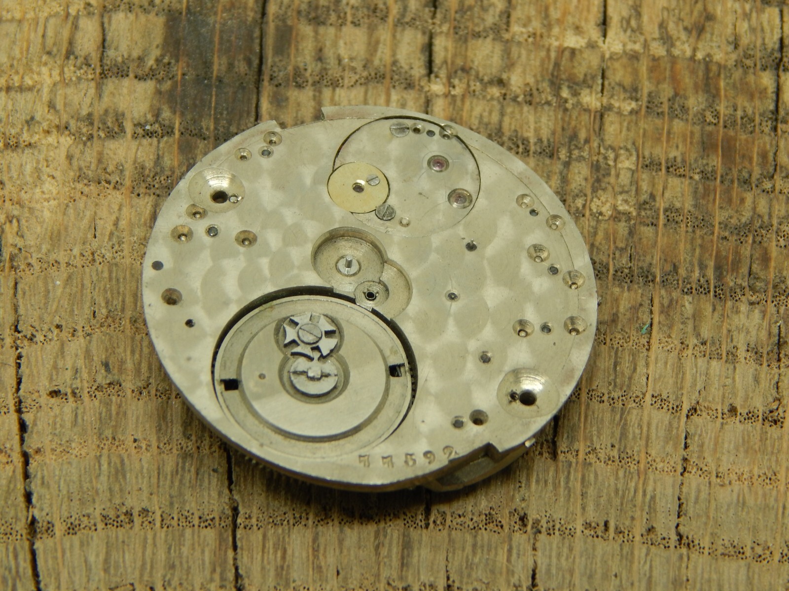 Antique Vintage Pocket watch movement unbranded bridge plate 35.3mm 16L