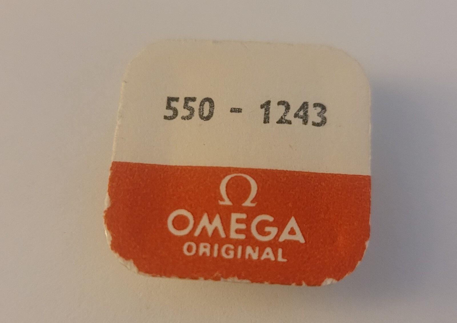 Omega 550 1243 Genuine Sealed Center Wheel New