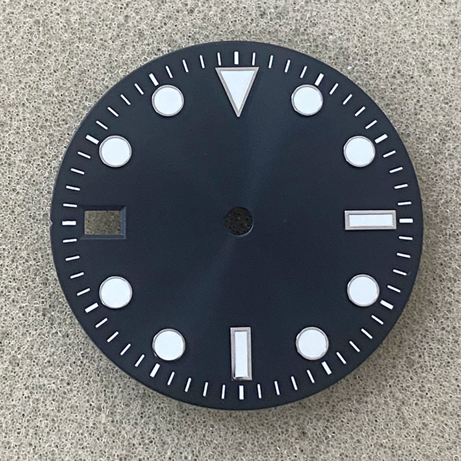 28.5mm Watch Dial 9 o’clock Calendar Dial Green Luminous for NH35 Movement