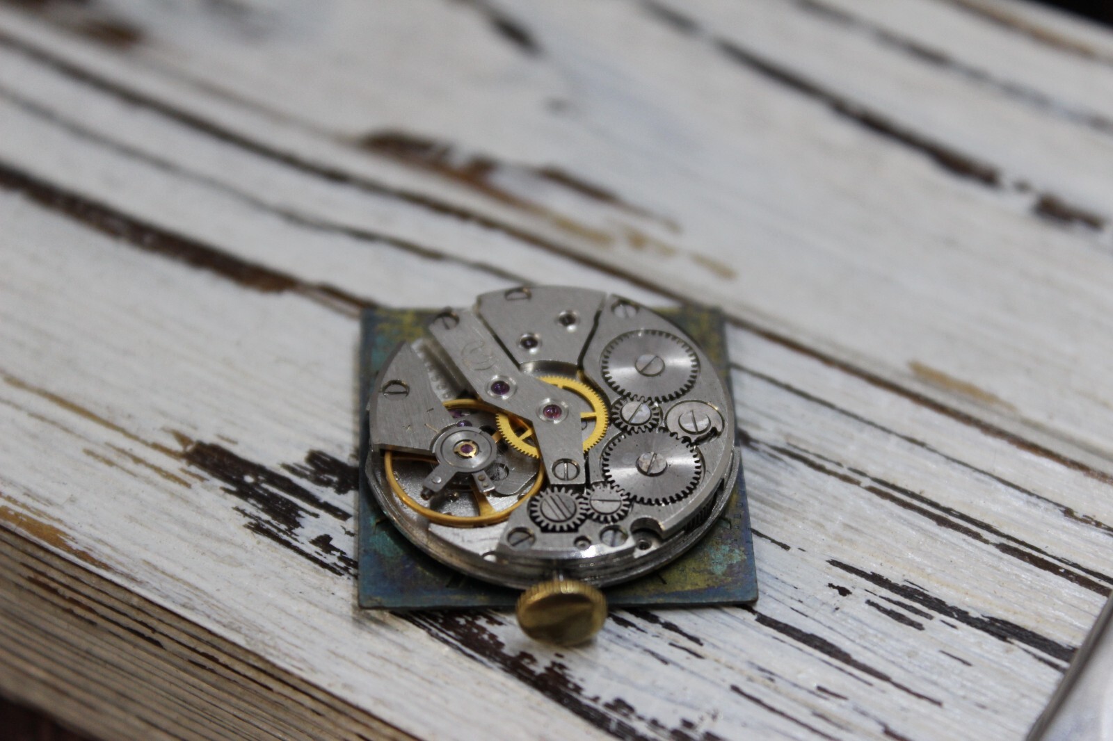 The dial of the men’s watch Slava 2414 21 stone of the USSR does not work