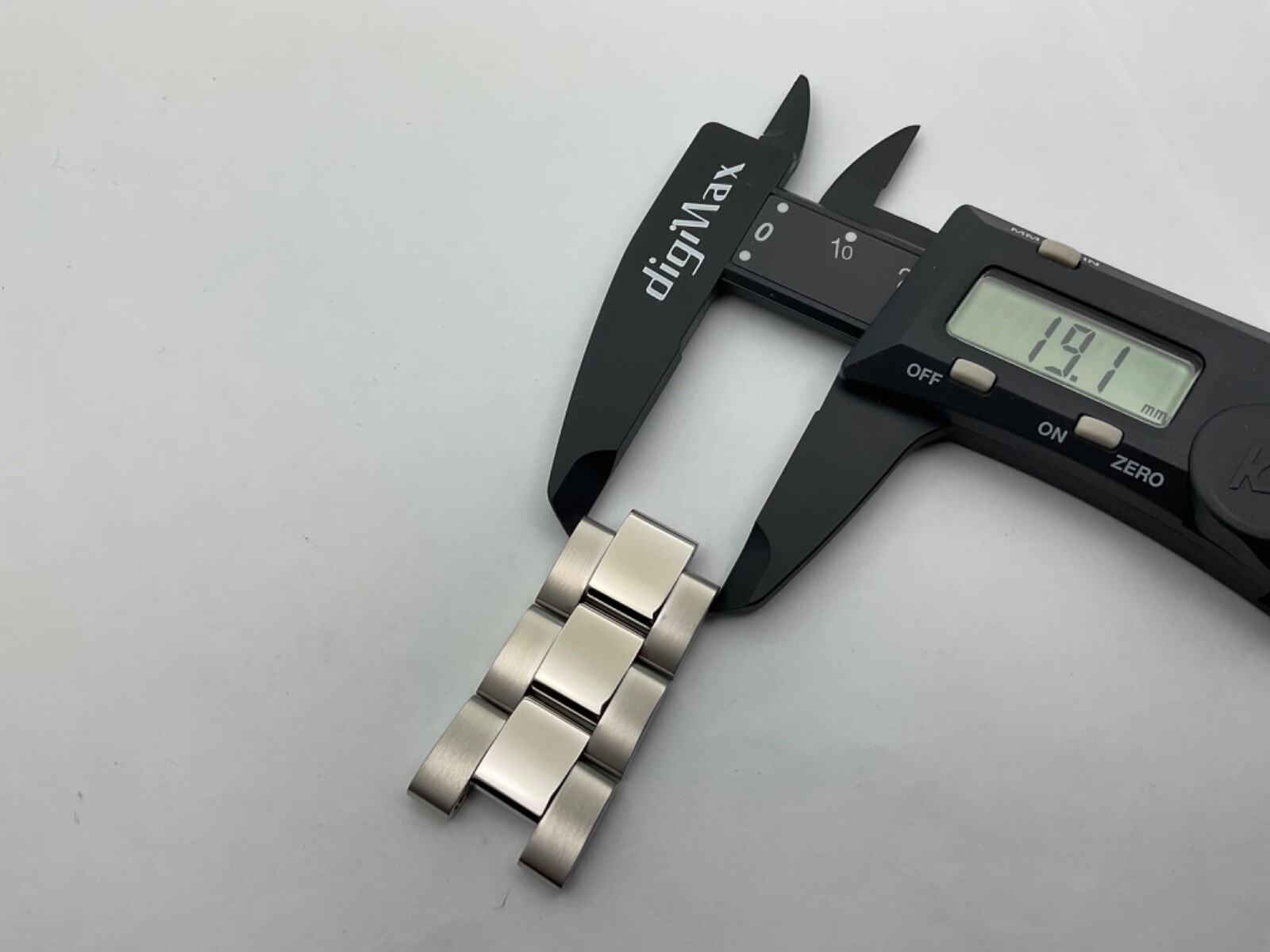 Victorinox Night Vision 241571 Continuous Partial Band PLEASE READ DESCRIPTION
