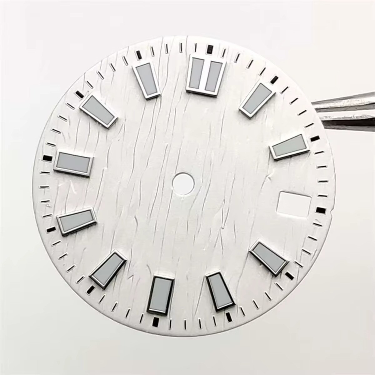 28.5mm Watch Dial NH35 Green Luminous Face No Logo White Color Single Calendar