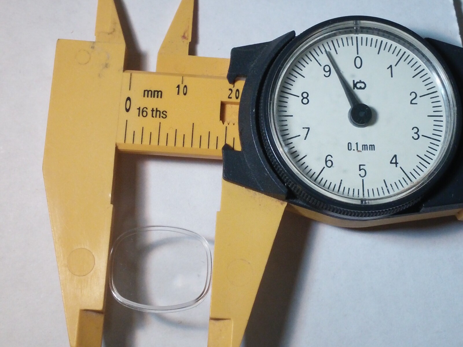 Bulova crystal 1519 F, for watch repair