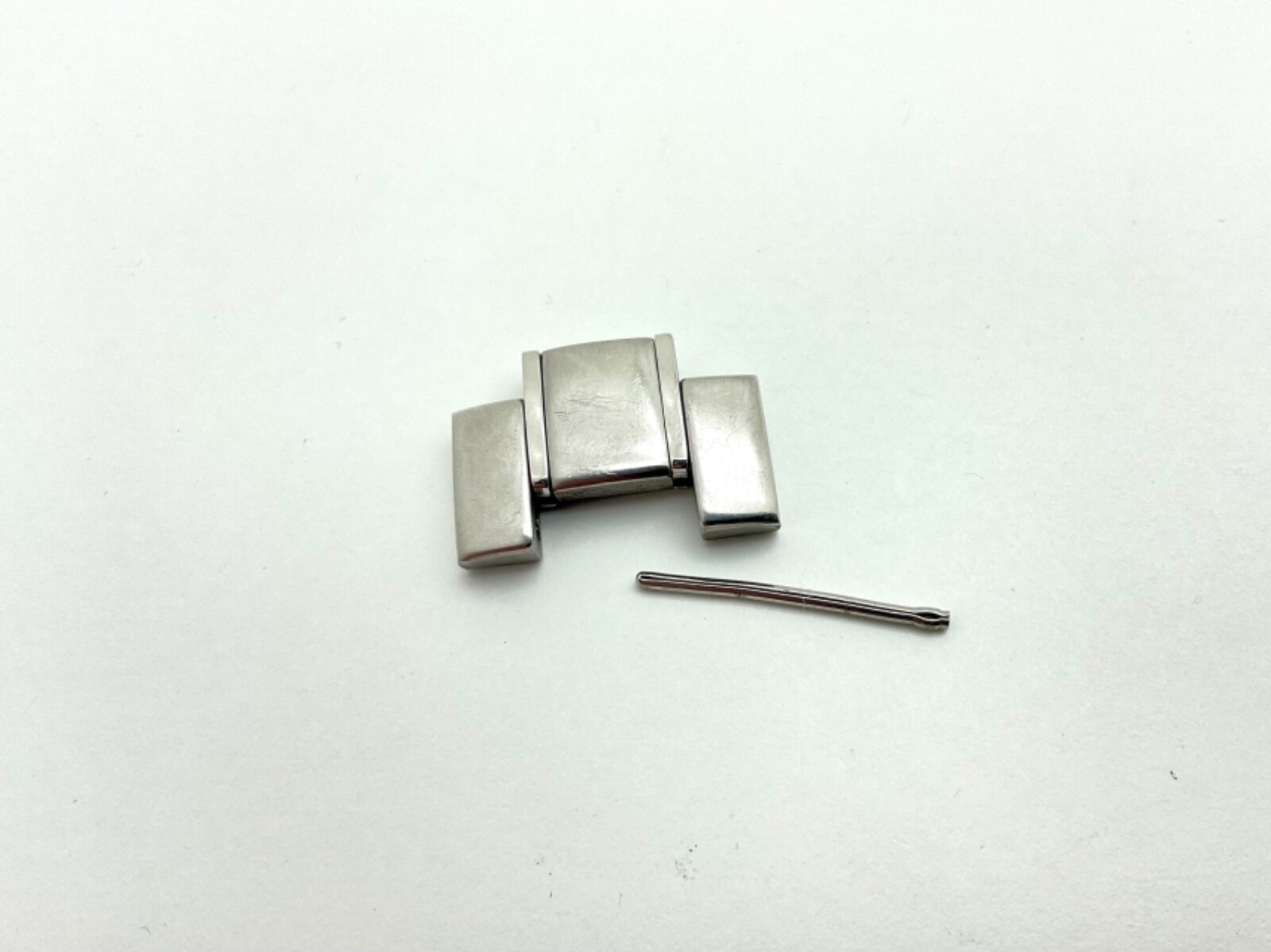 Swiss Army Model 24651 Stainless Steel Band Link 19mm